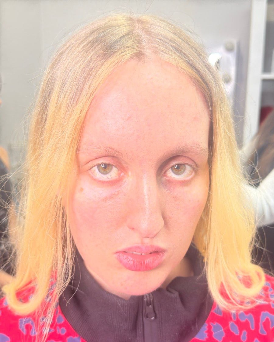 Red lip glam, before
